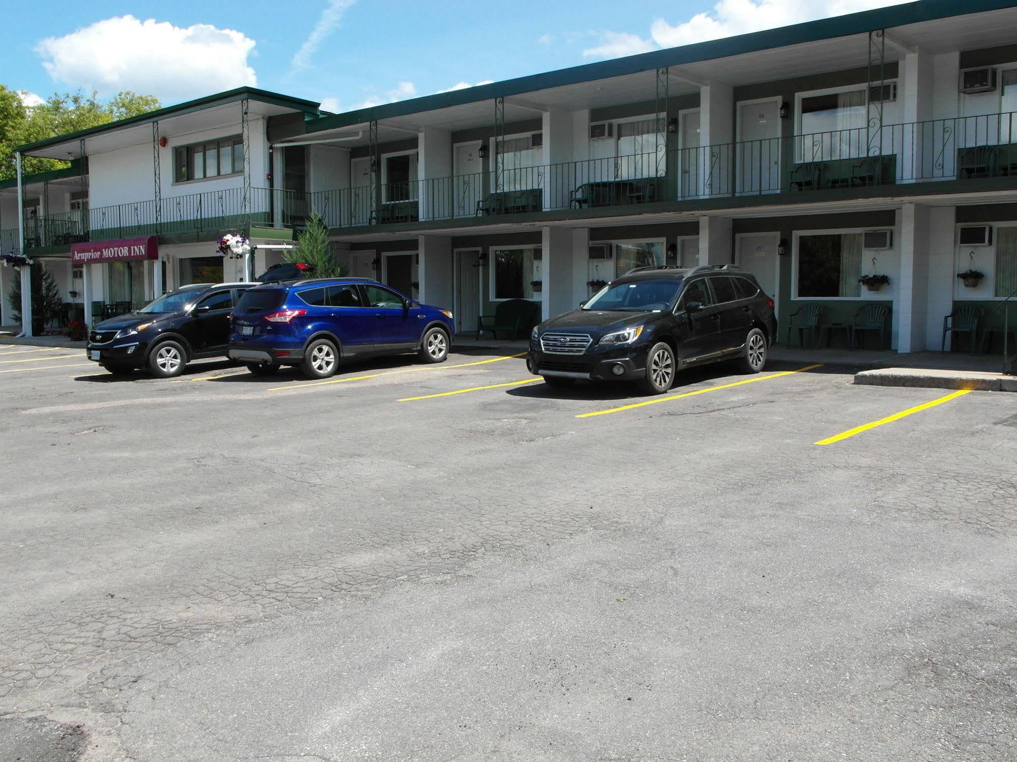Arnprior Motor Inn Exteriör bild